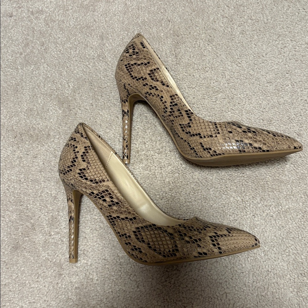 Snake Stilettos - Picture 3 of 9
